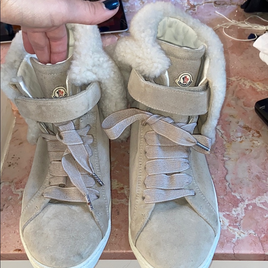 Gently Worn Moncler Beige Sneaker With Fur Size 39